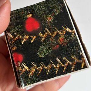 Vintage Twist Ribbon Garland Nobel Hall Gold Foil Holiday Decoration Taiwan